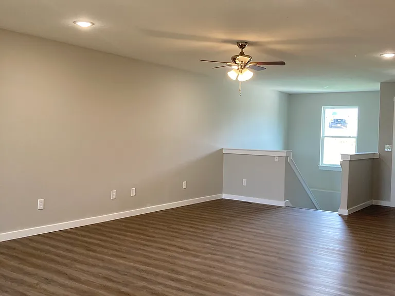 1003 S Rimes Ave — Photo 5