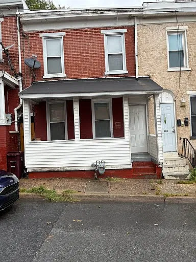 803 W 7th St — Photo 4