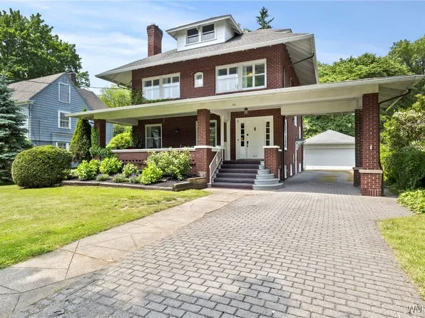 552 Locust St, Lockport, NY 14094