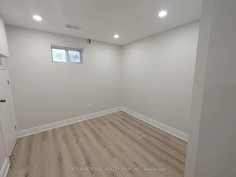 198 Cherrywood Dr #BASEMENT — Photo 8