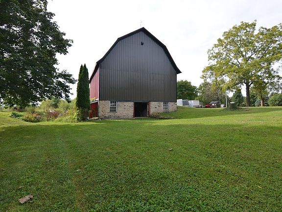 4th image of 1890 County Rd W