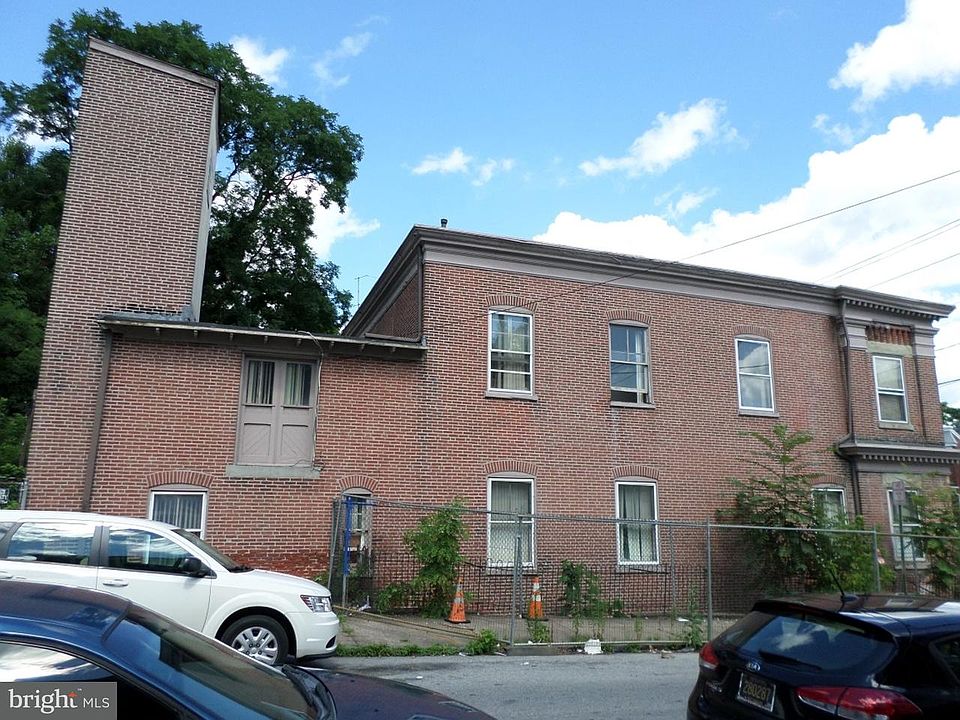 2nd image of 2501 N Market St
