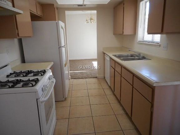 5th image of 3861 Kellogg Ave