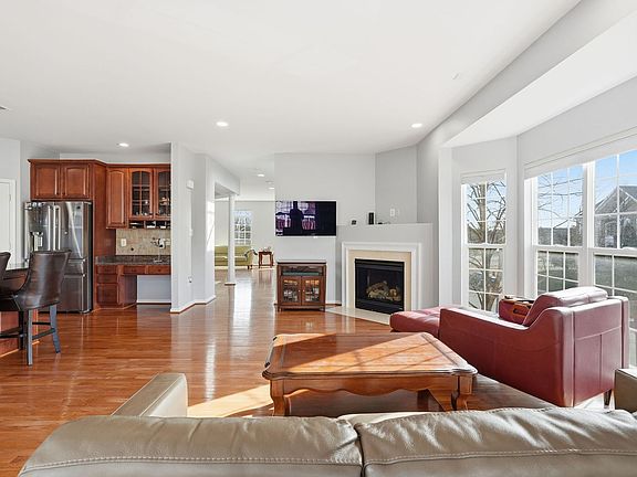 5th image of 43281 Goosefoot Sq