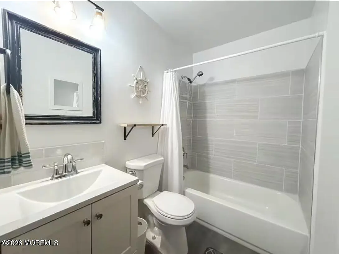 2 bed, 1.5 bath, $2,500 — Photo 4