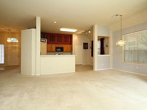 5th image of 2922 Sunbird Dr