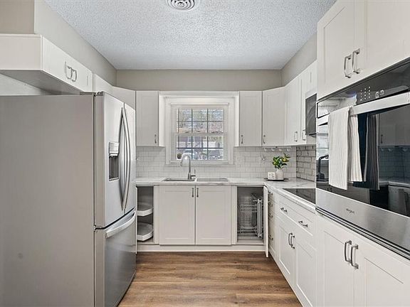 5th image of 2801 Cedar Crest Dr
