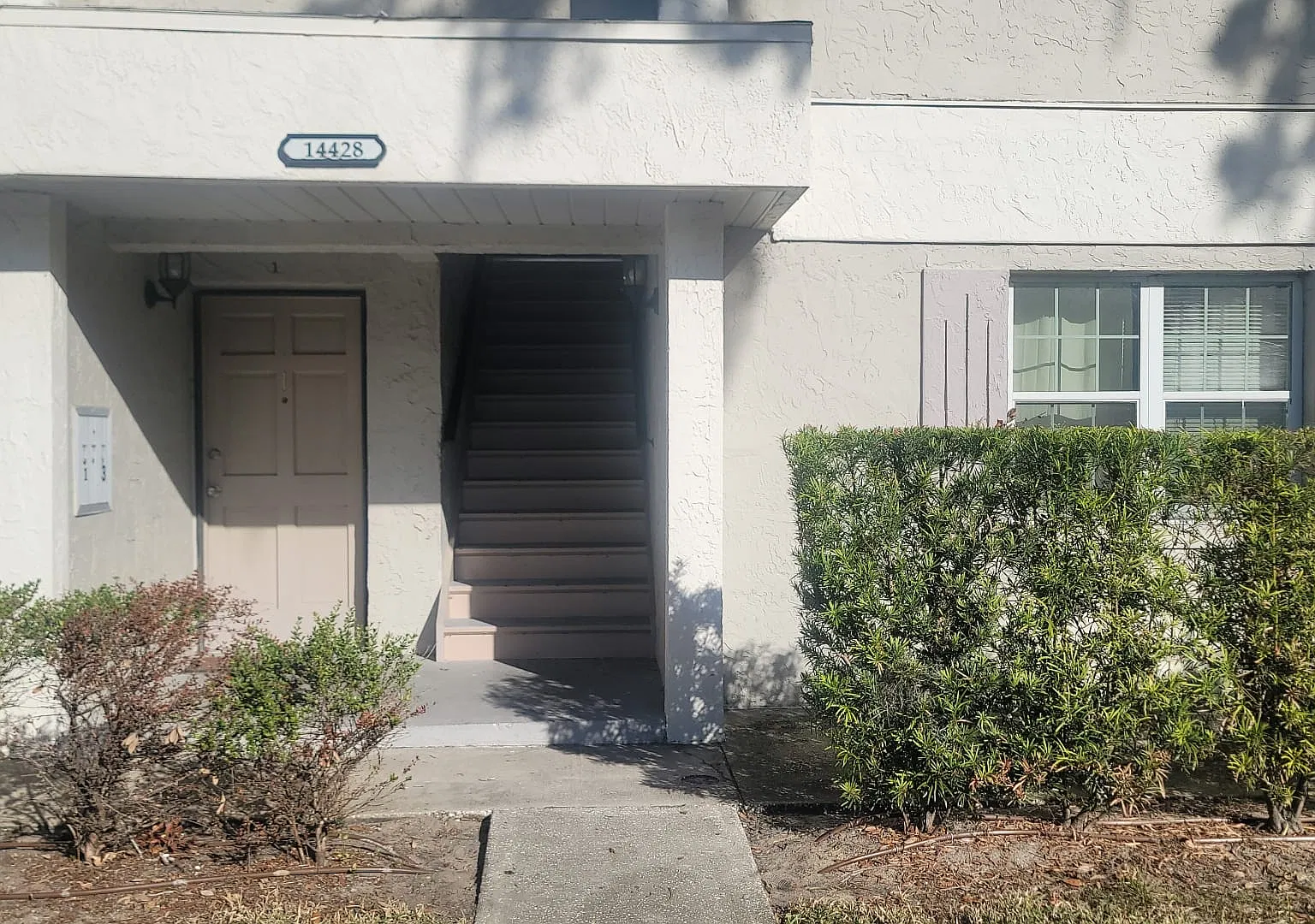 2 bed, 1060 sqft, $1,700 — Photo 2