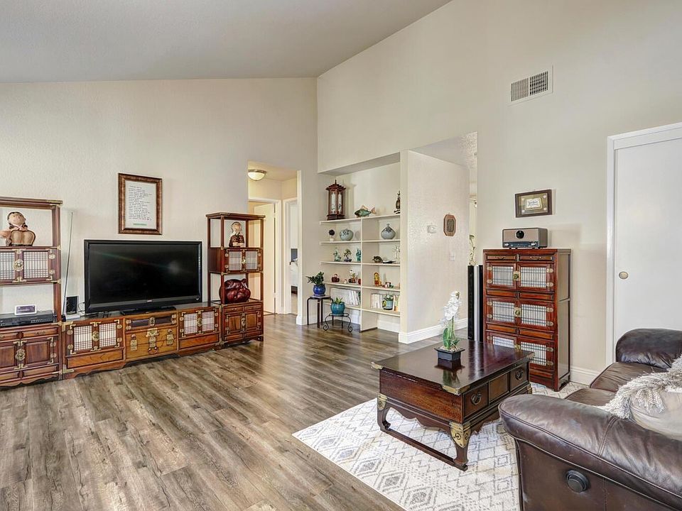 1st image of 9101 Newhall Dr APT 40