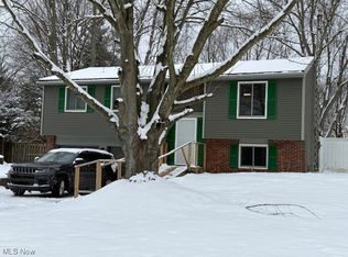 7787 Trefeathen Dr NE, Warren, OH