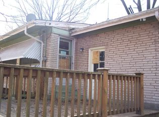 9706 Perch Dr, Saint Louis, MO 63136