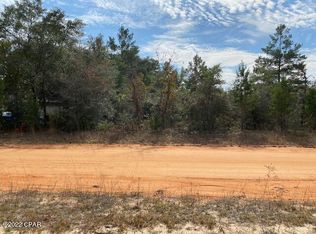 4-26 W Larkspur Ave, Defuniak Springs, FL 32433