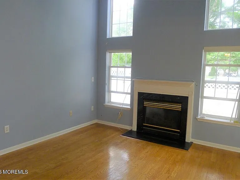 54 Durant Ave — Photo 5