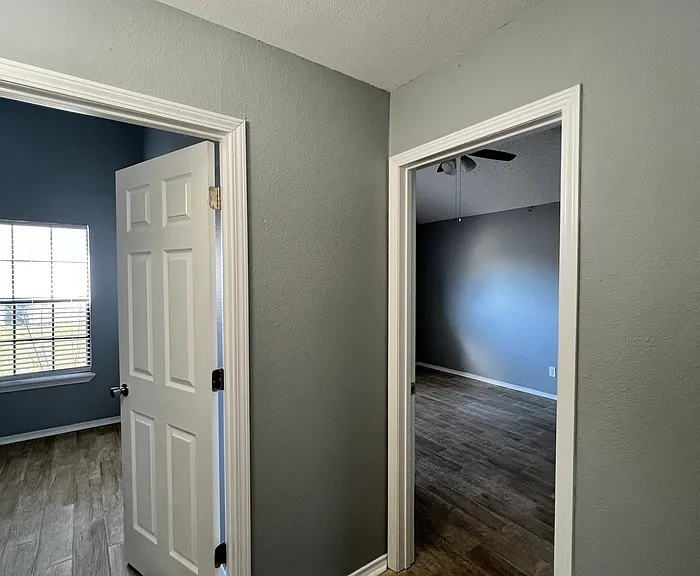 2504 Liberty Ln — Photo 9