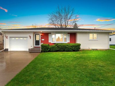 30 S Park St, Clintonville, WI, 54929