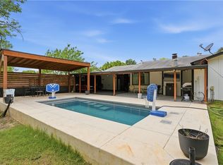7830 Village Oak Dr, Live Oak, TX 78233