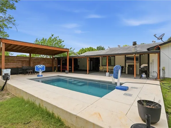 7830 Village Oak Dr, Live Oak, TX 78233