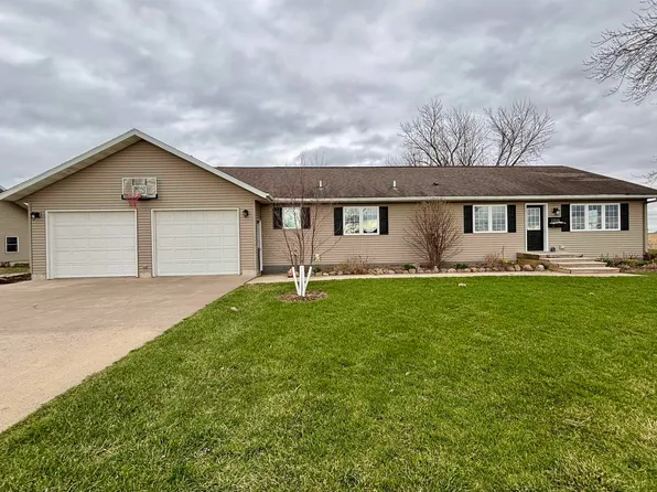 1308 South St, La Porte City, IA 50651