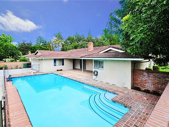 3rd image of 1511 S Santa Anita Ave