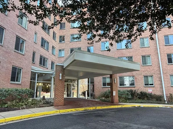 3000 Spout Run Pkwy APT B311, Arlington, VA 22201