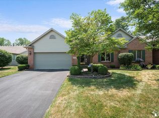 6646 Greenbriar Ln, Temperance, MI 48182