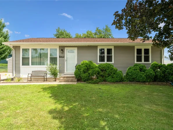 1637 Elaine Dr NW, Cedar Rapids, IA 52405
