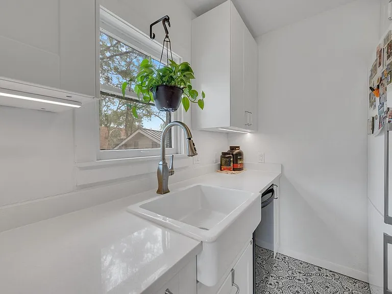 4302 Avenue G #C — Photo 10