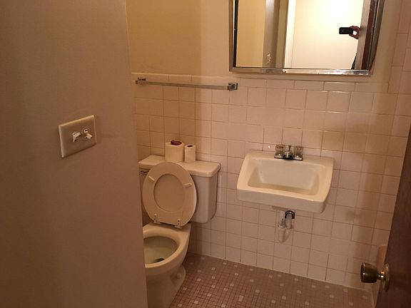 3rd image of 9212 Sally Ln APT 2W