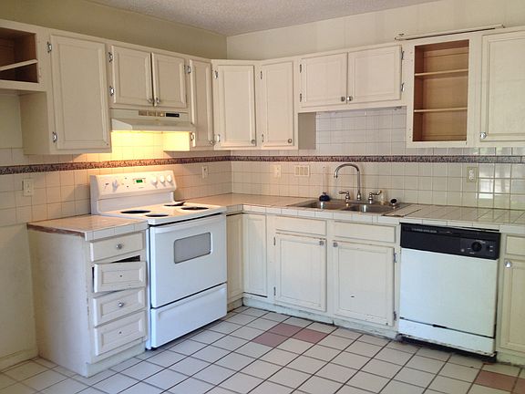 3rd image of 2817 Iron Gate Ln