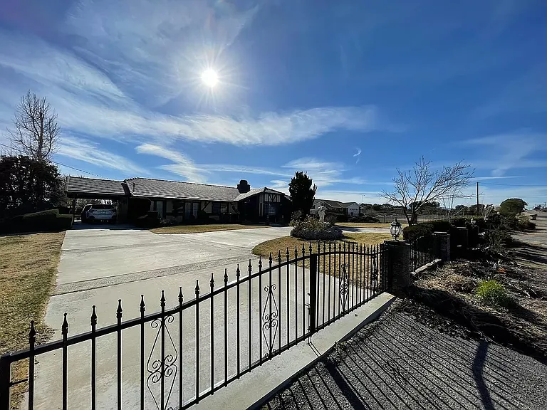 18165 Eucalyptus St #B — Photo 31