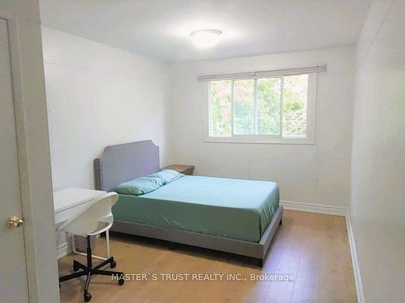 2nd image of 95 Orsett St Room 1