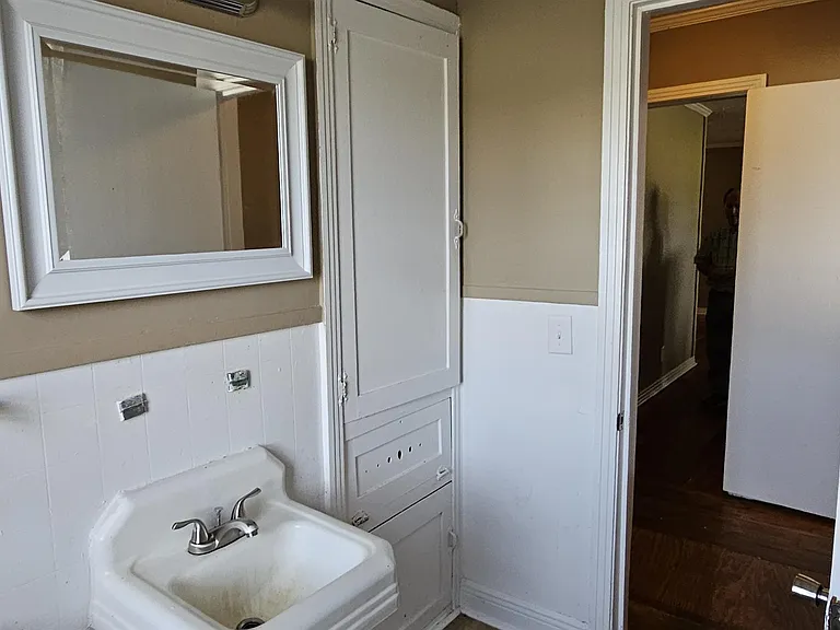 310 W Lafayette St — Photo 41