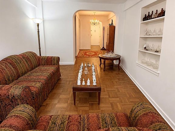 3rd image of 420 West 206th Street #3G
