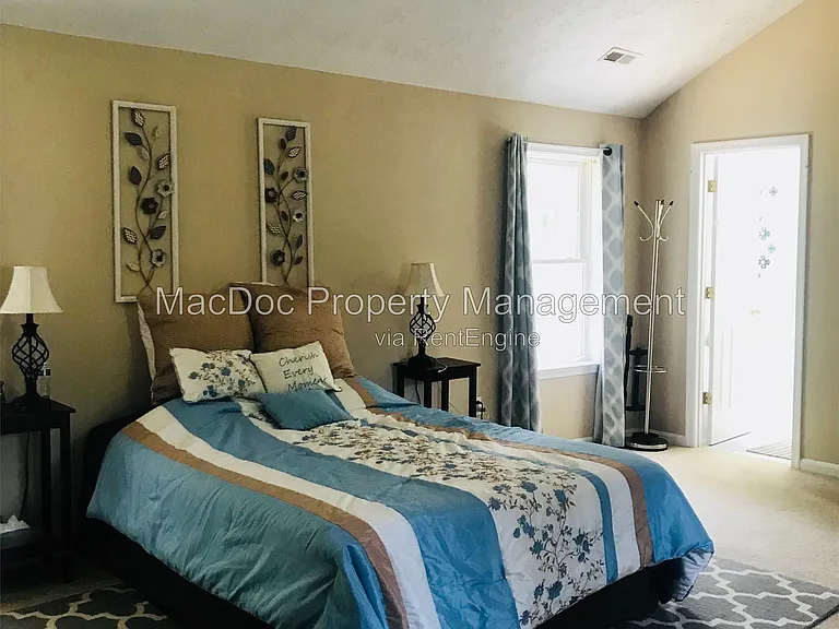 6804 Saxony Cir — Photo 13