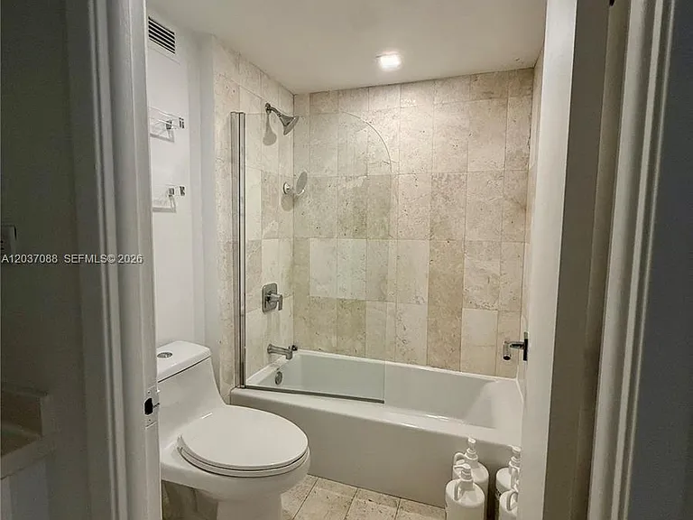 2301 Collins Ave #614 — Photo 4