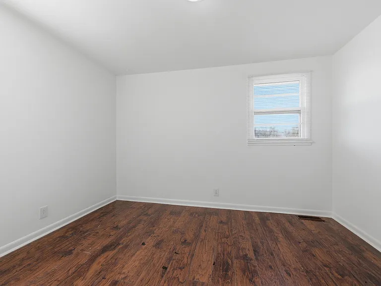 731 McPherson Dr — Photo 17