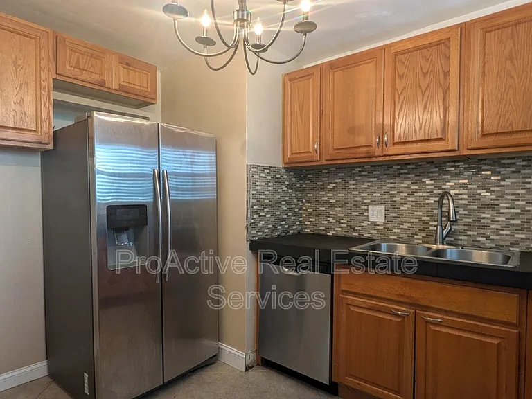 1605 Hampton Blvd #2 — Photo 12