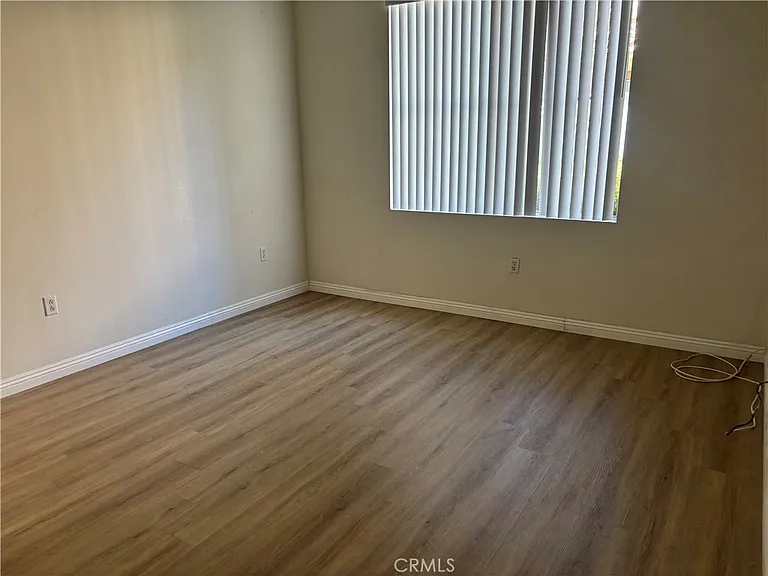 1404 Solvay Aisle — Photo 5