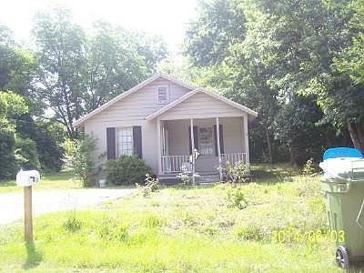 2nd image of 334 NE Railroad Ave