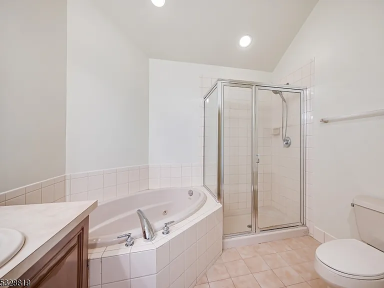 103 Crown Ct — Photo 18