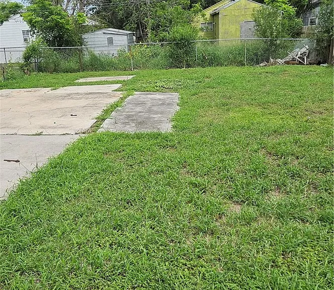 2306 Prescott St — Photo 4