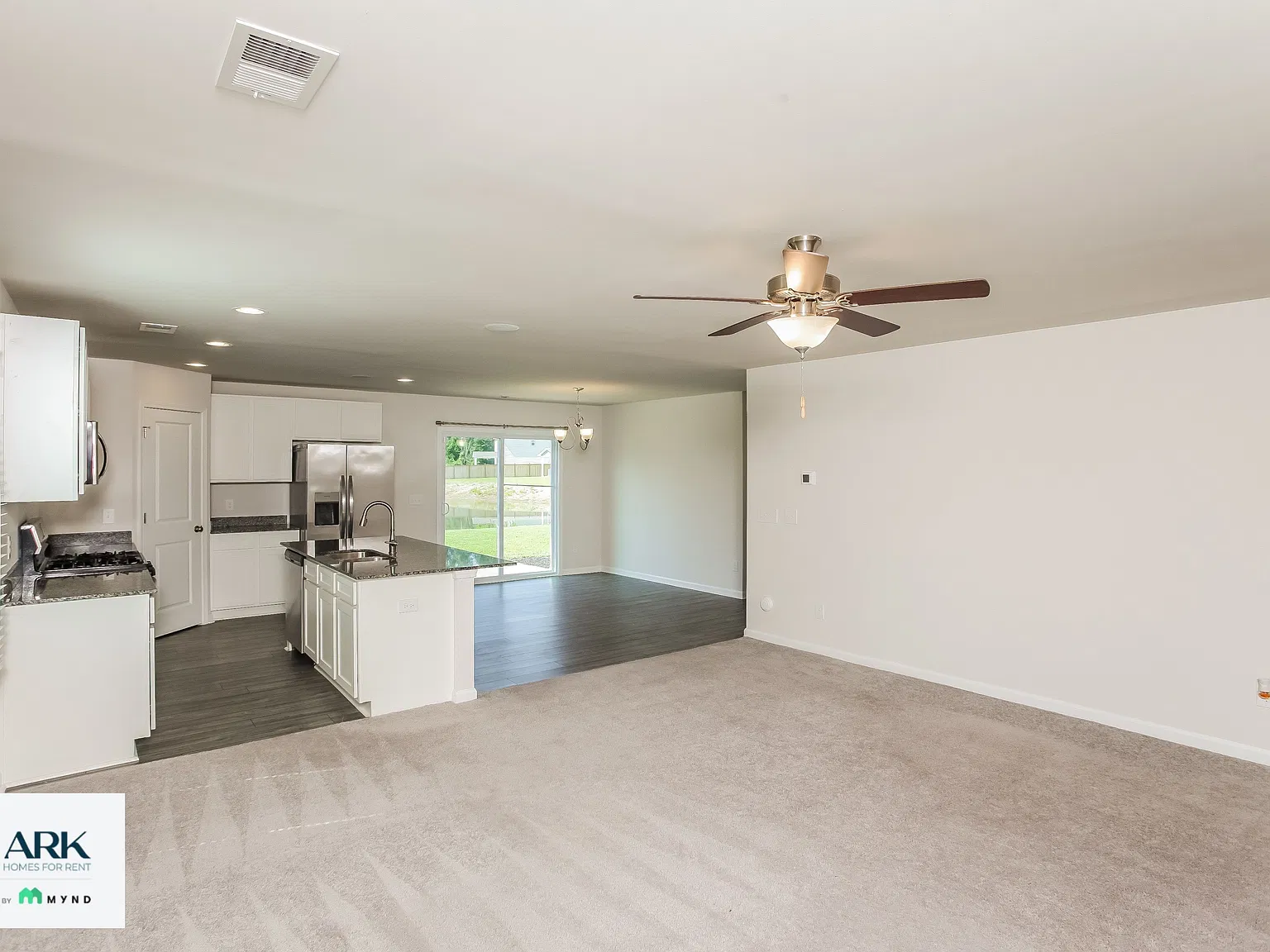 3 bed, 2.0 bath, 2280 sqft, $2,015 — Photo 2