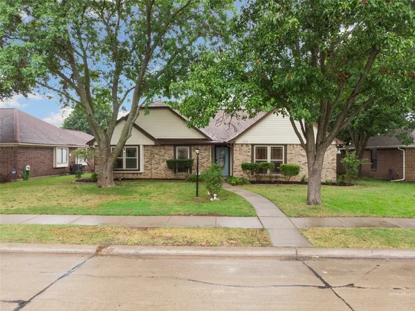 3813 University Dr, Rowlett, TX 75088