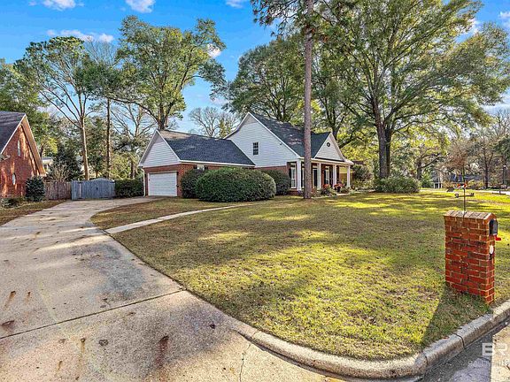 2nd image of 30934 Wakefield Dr