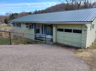 32 Circle Dr, Mount Clare, WV 26408