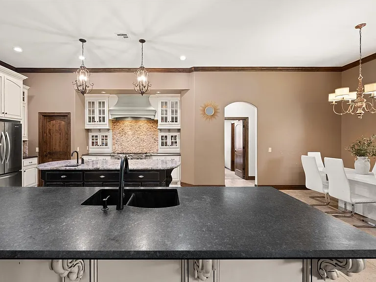 2708 Cattle Dr — Photo 10