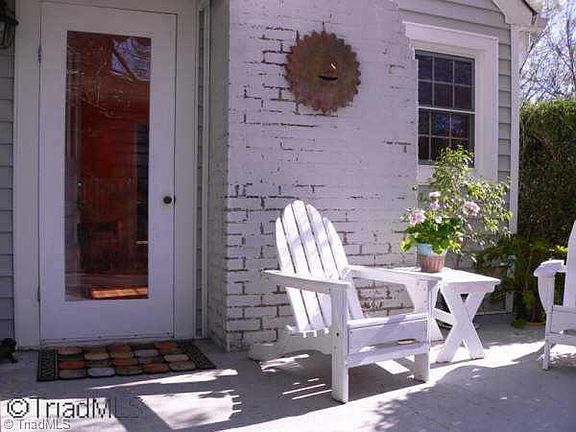 3rd image of 325 Burkewood Dr