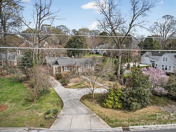 3rd image of 2527 Sharon Rd
