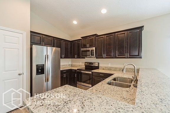 5th image of 2515 Addison Creek Dr