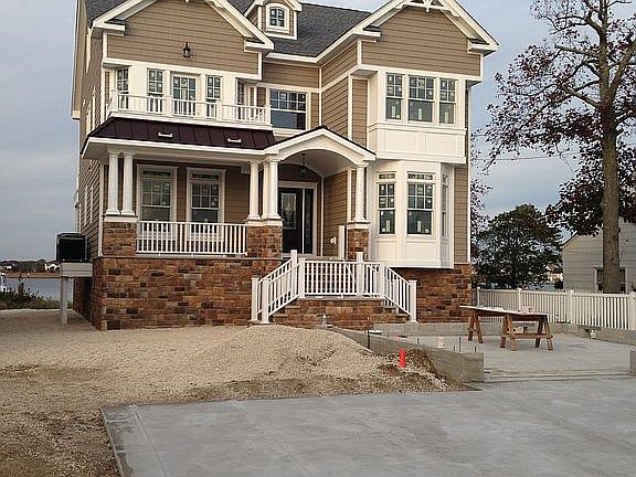 2nd image of 792 North Dr